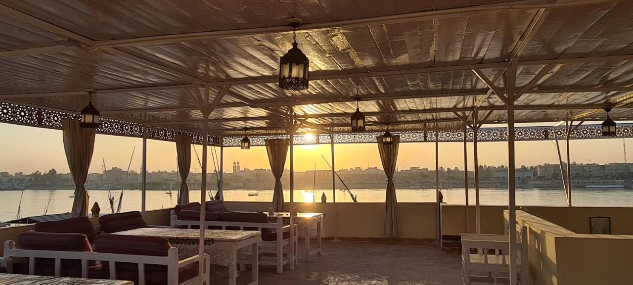 Senmut Luxory * Luxor