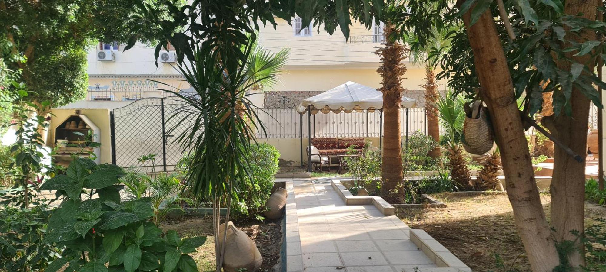 Senmut Luxory Apartment